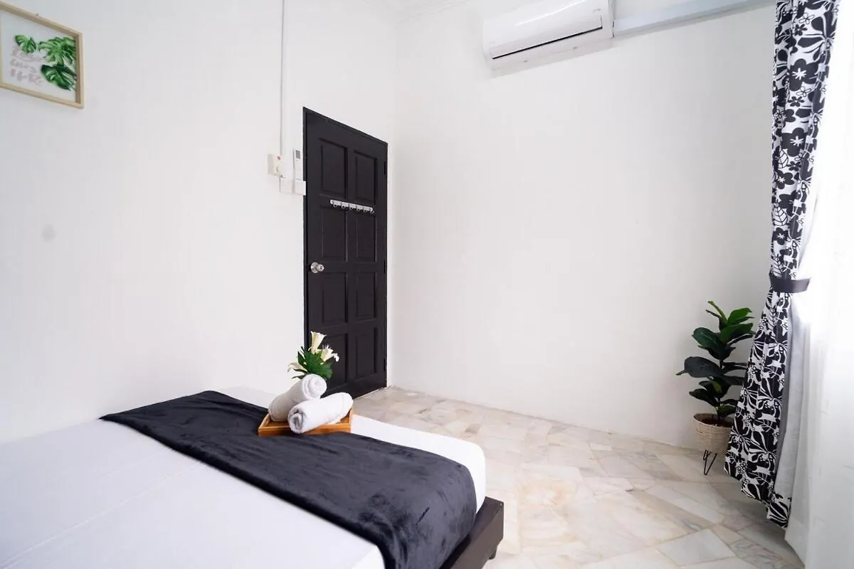 12Pax Seri Skudai Near Utm Τζόχορ Μπάχρου 0*,